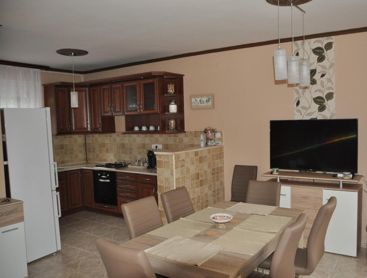 Gyorszem Apartman Экстерьер фото