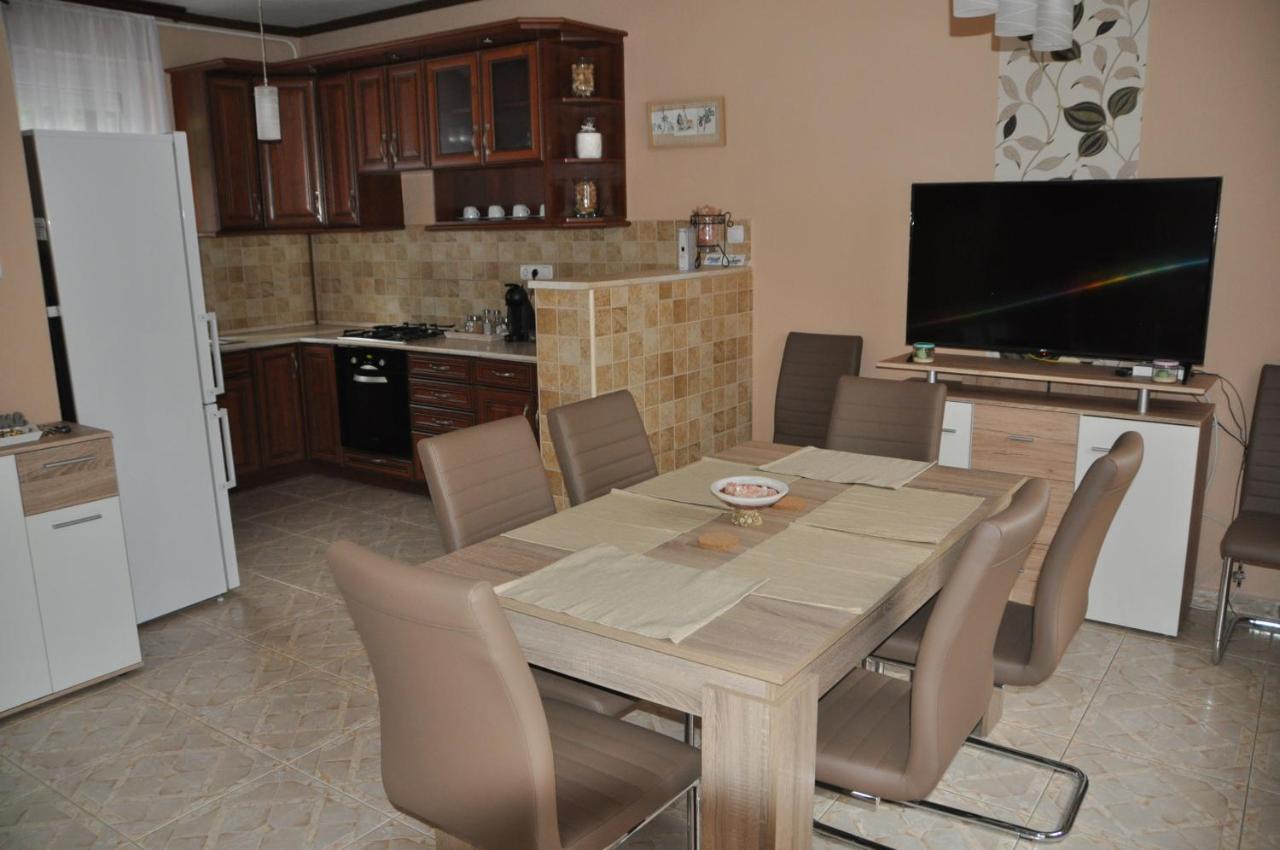 Gyorszem Apartman Экстерьер фото